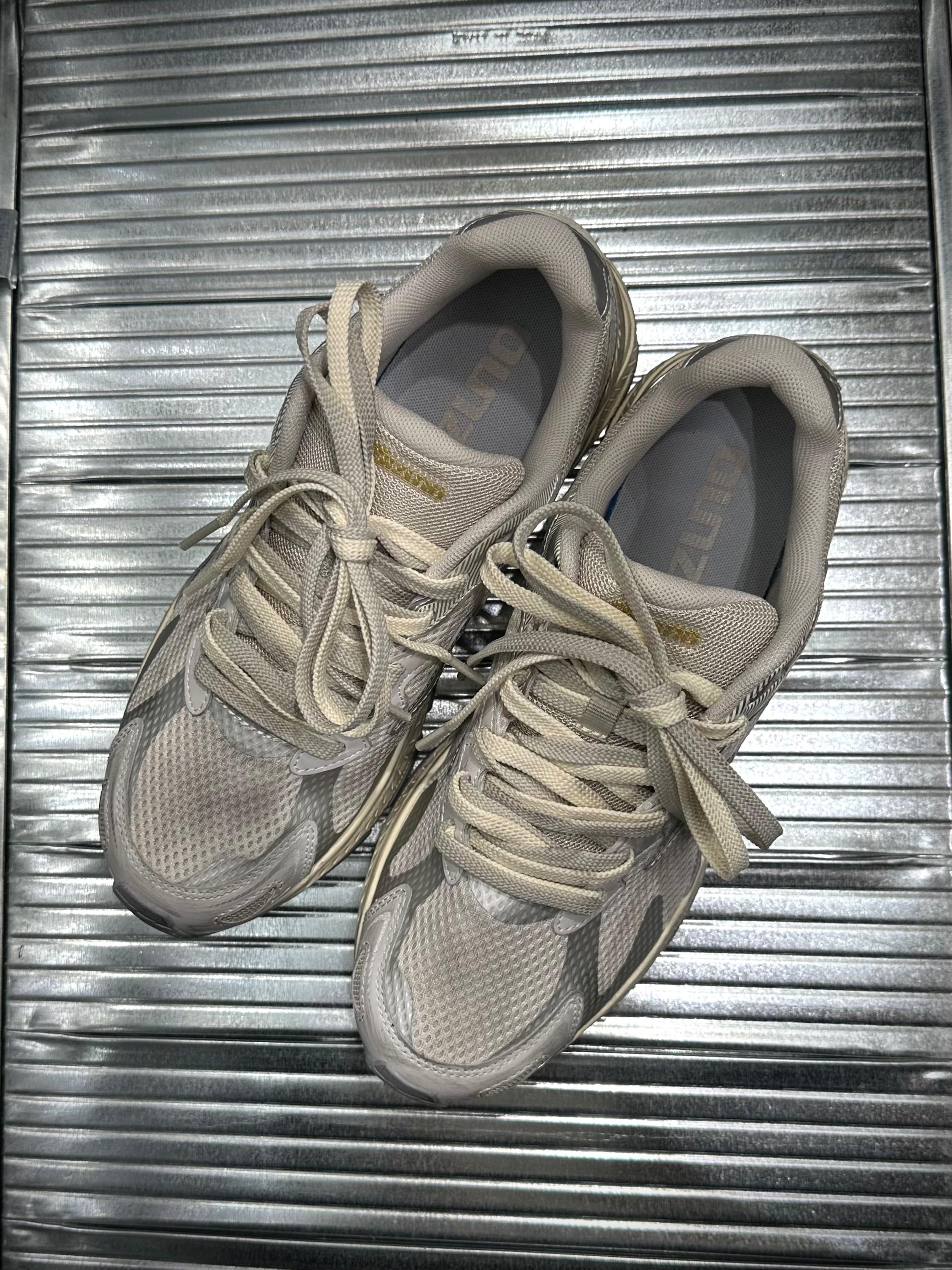 Mizuno Racer S - Liquid Silver