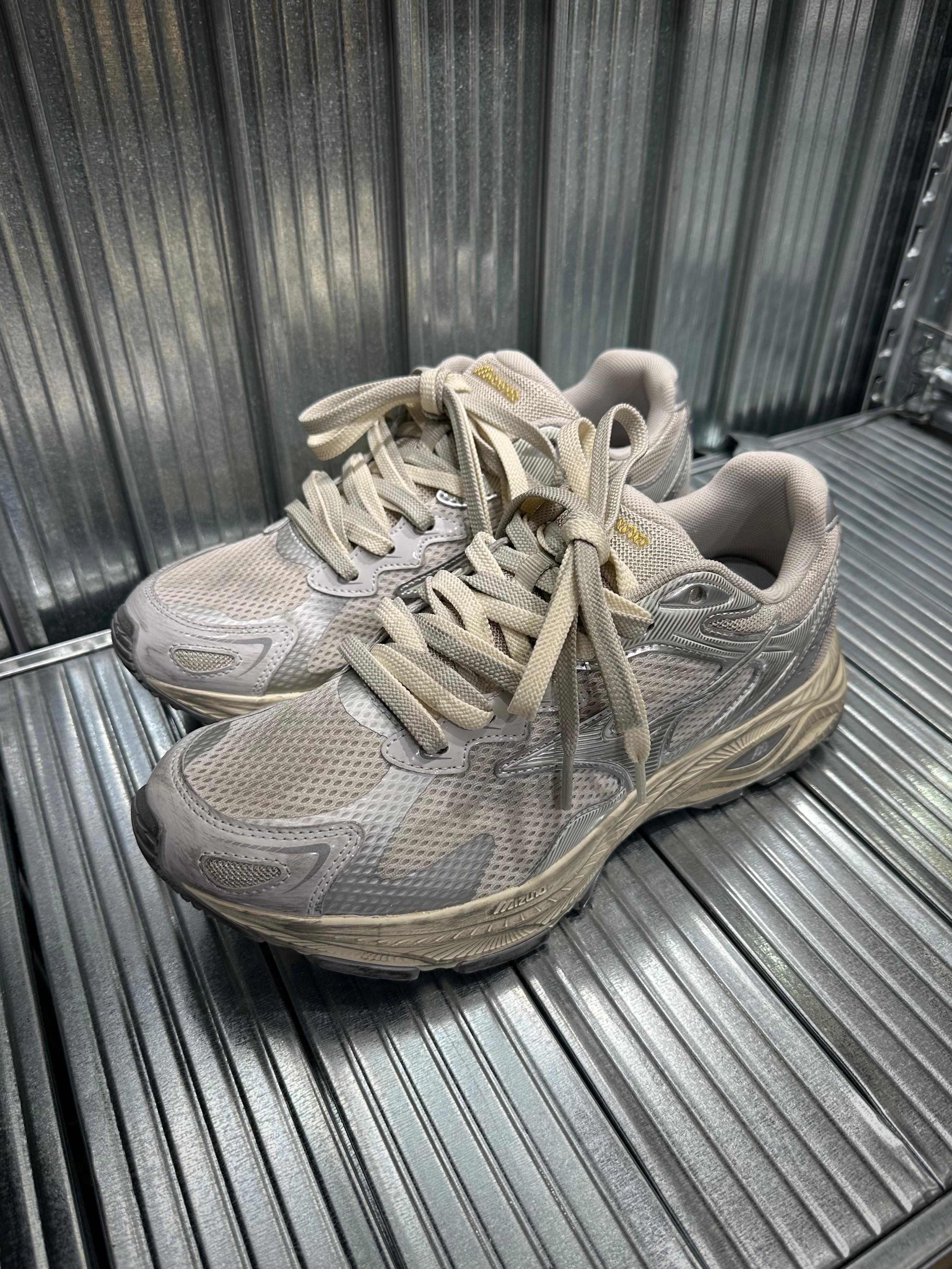 Mizuno Racer S - Liquid Silver