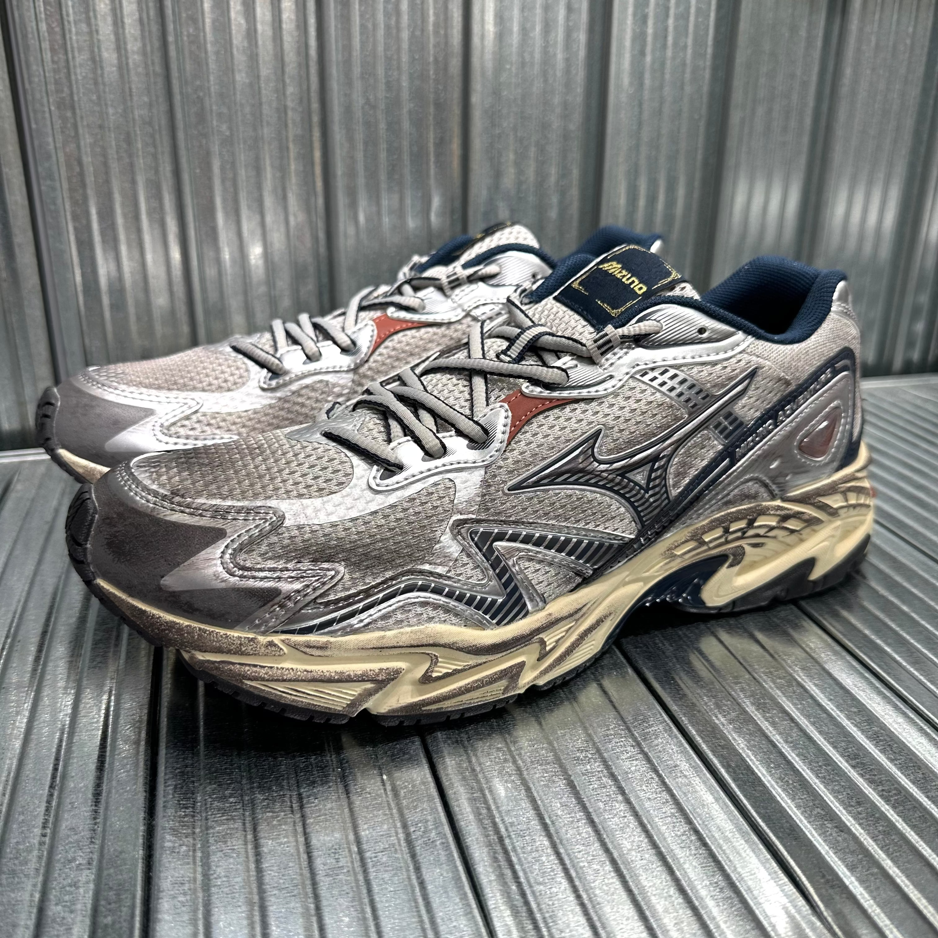 Mizuno Adventure - Silver Navy D1GH230106