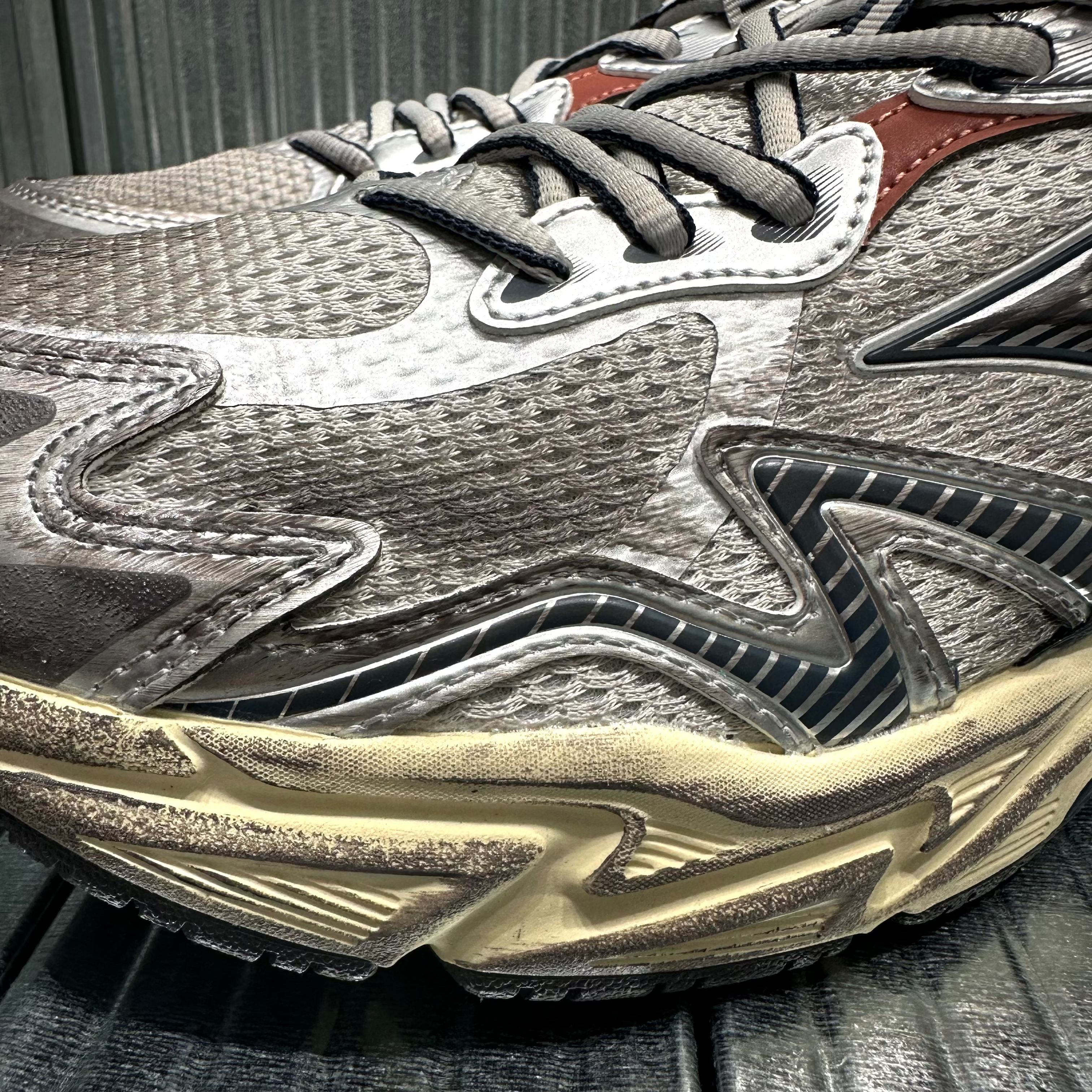 Mizuno Adventure - Silver Navy D1GH230106