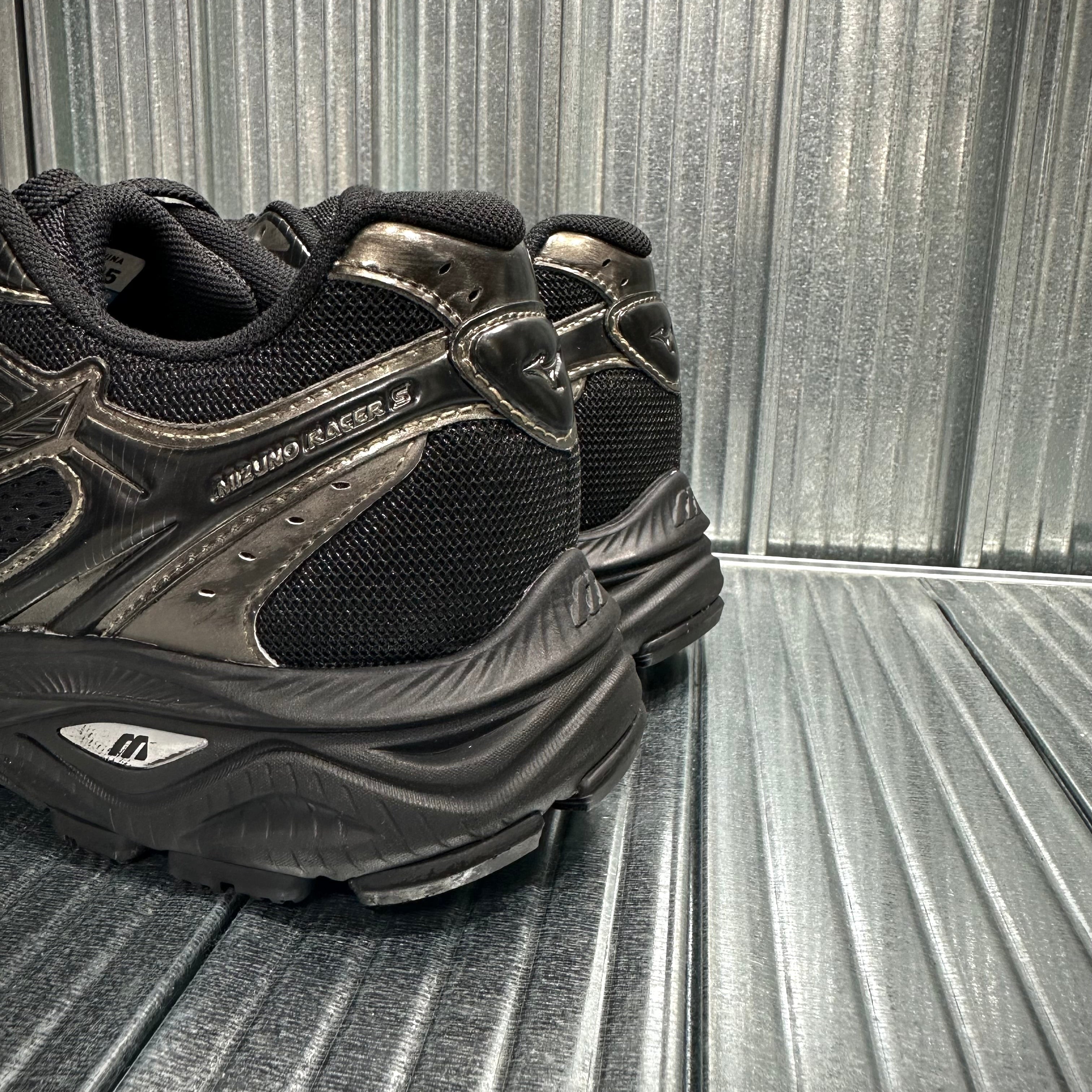 Mizuno Racer S - Metal Grey Black D1GH223521 