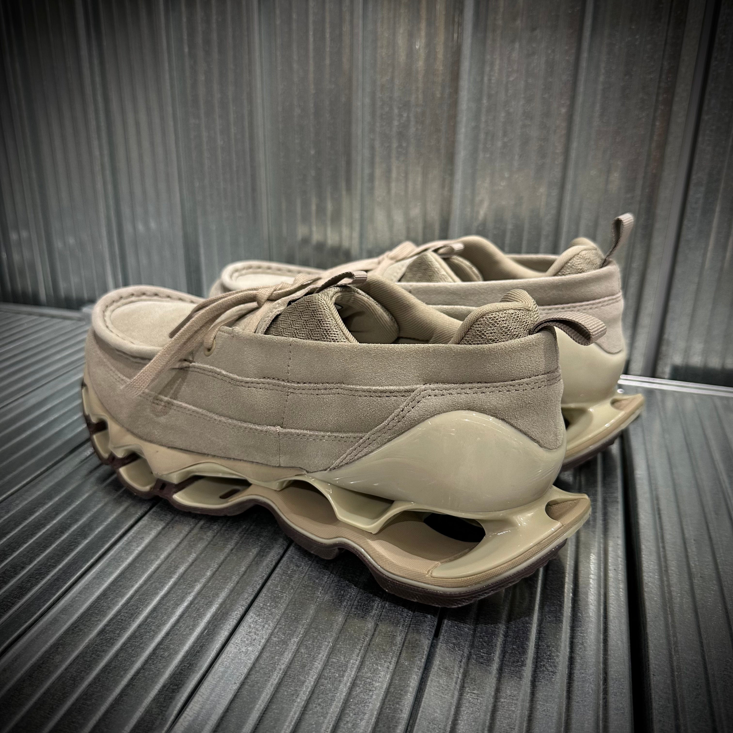 Mizuno Wave Prophecy Moc Suede - Taupe &nbsp;(2025)