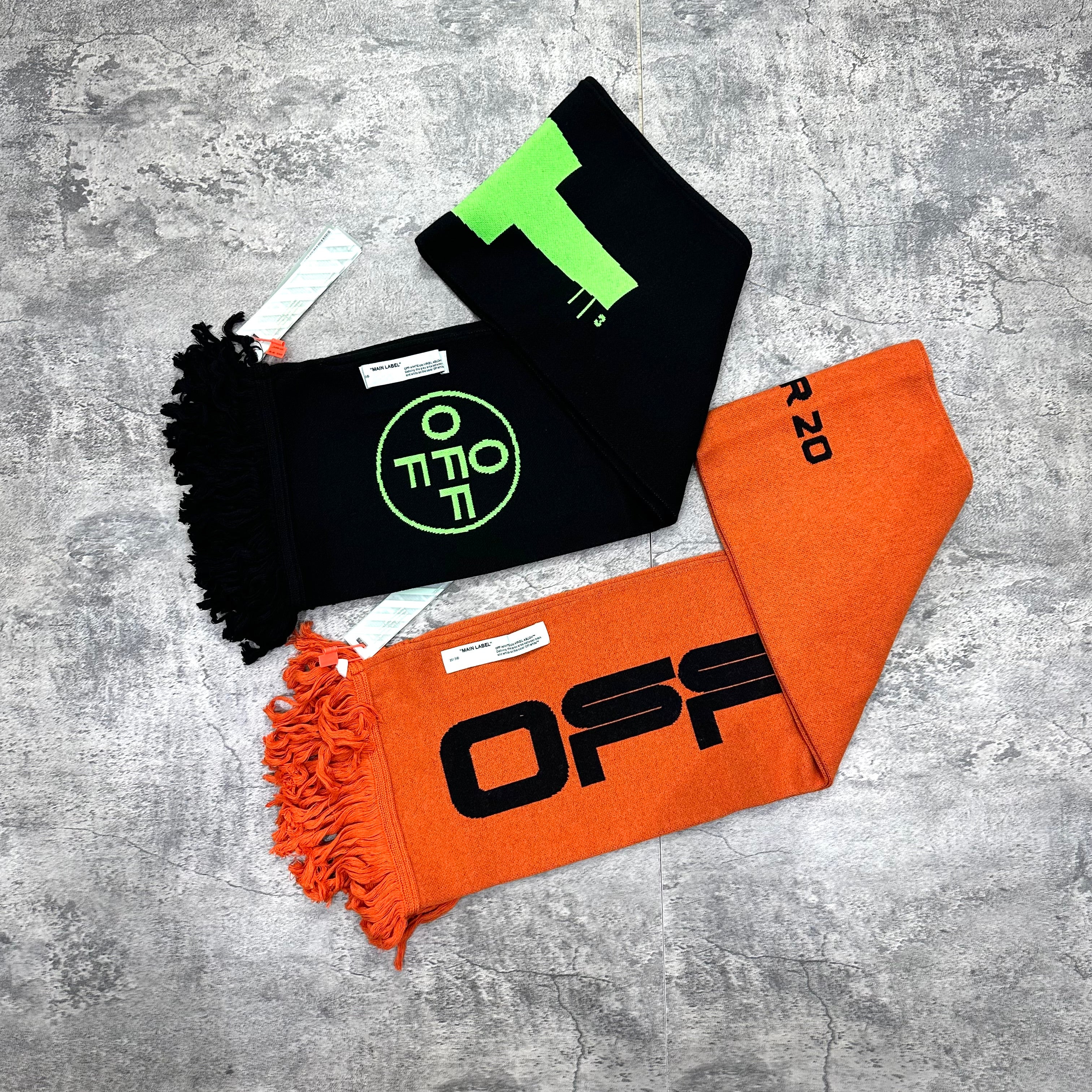 Off-White Wavy Line Logo Scarf - Orange

Off-White Arch Shapes Scarf - Black