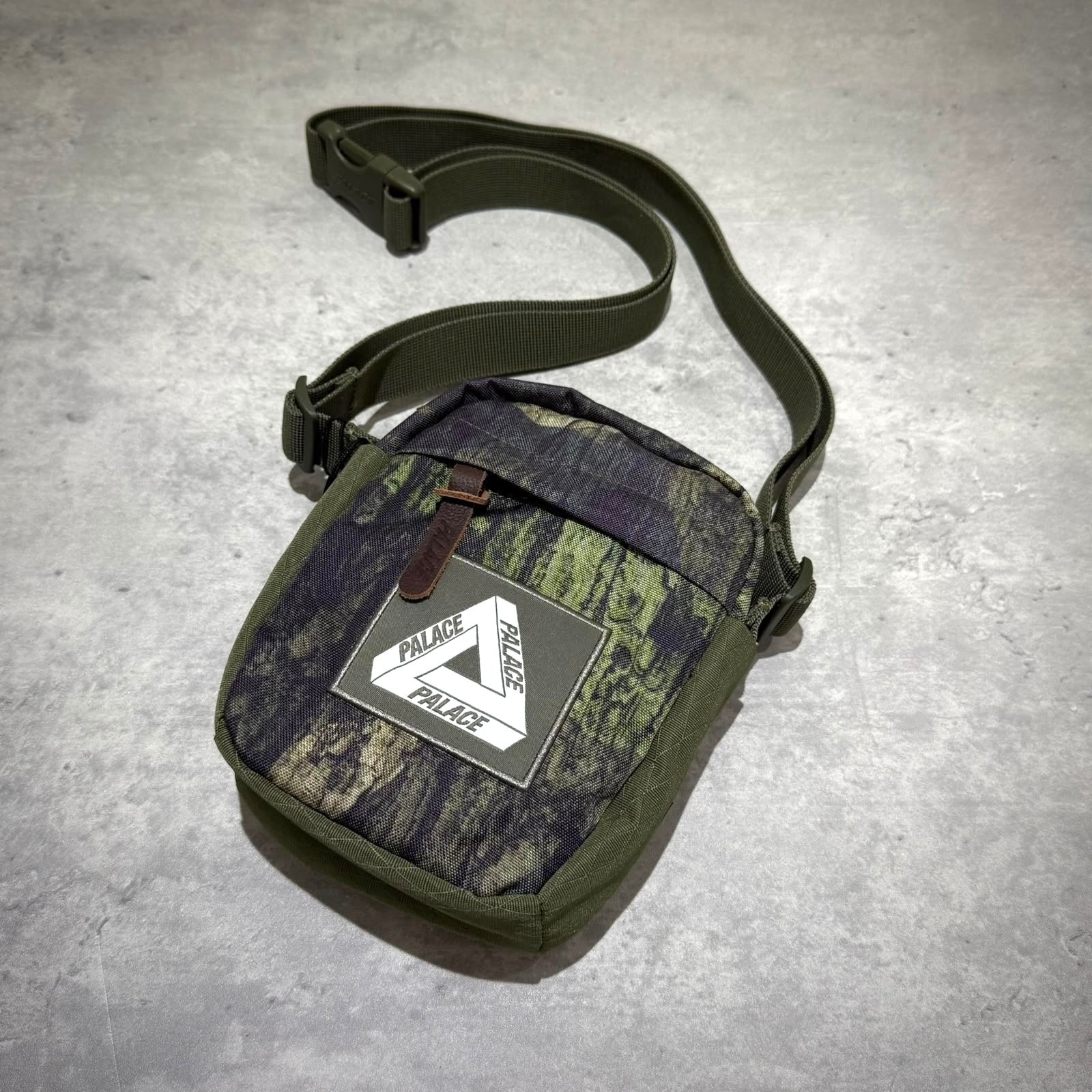 現貨 Palace Cordura Tri-Shot Bag - Forest DPM
