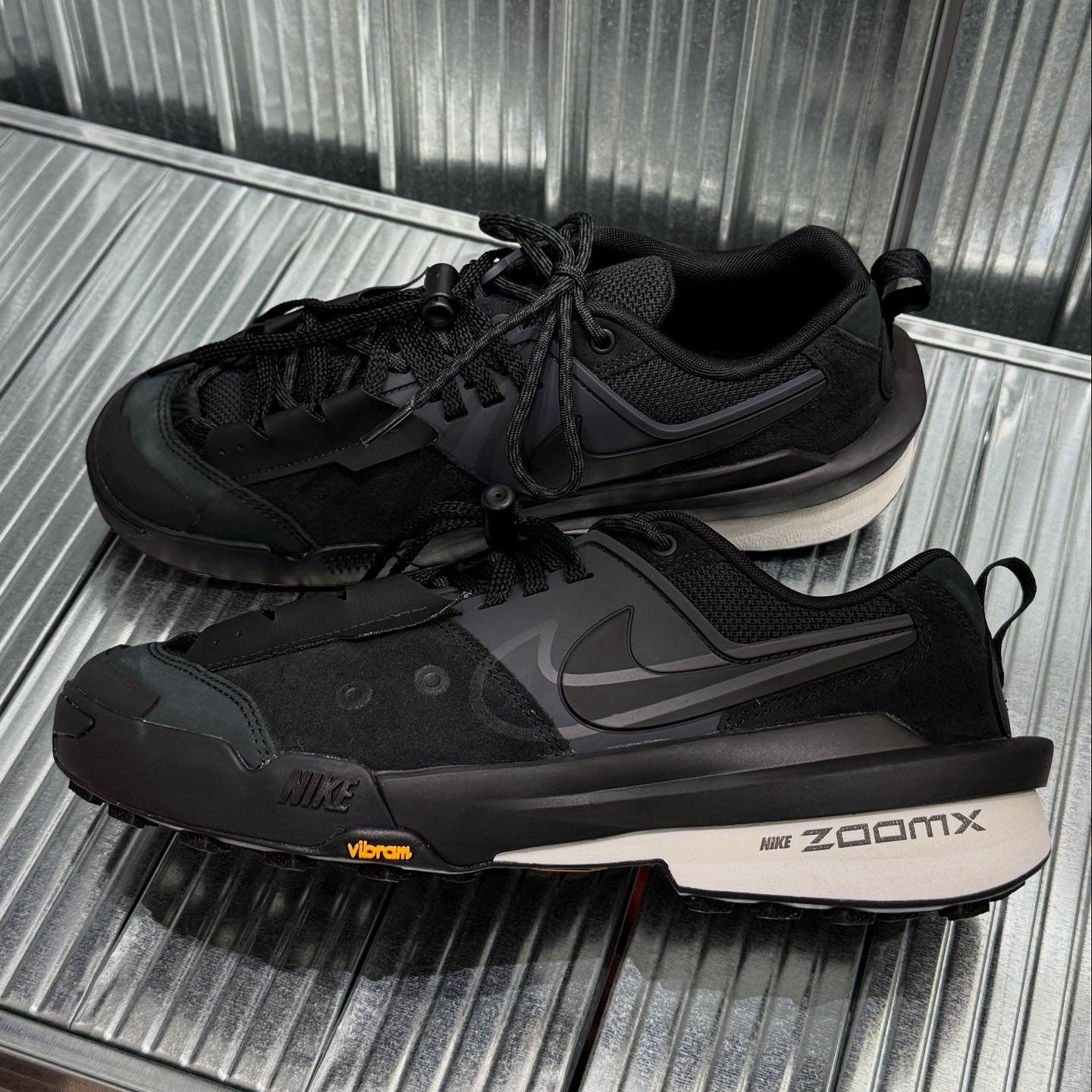 Sacai x Nike Zegamadome SP - Black Sku: HQ8618-001 