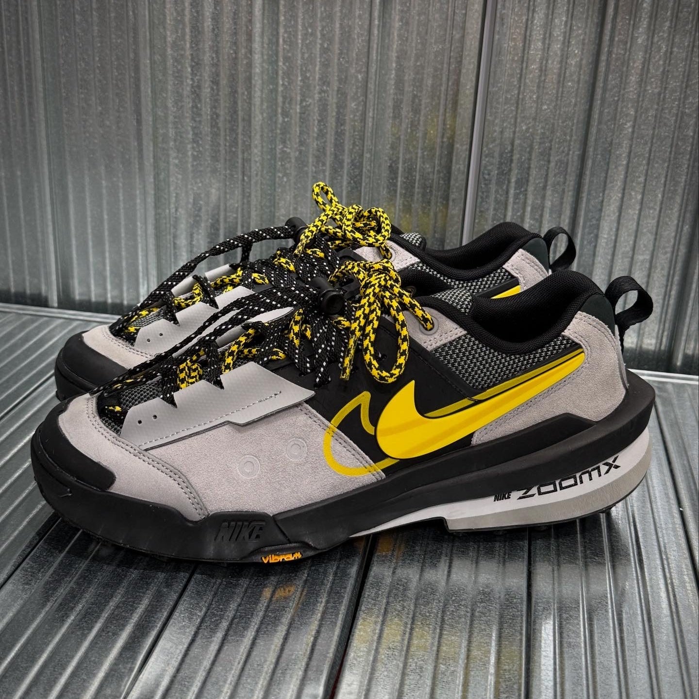 Sacai x Nike Zegamadome SP - Matte Silver: Unleash Urban Elegance