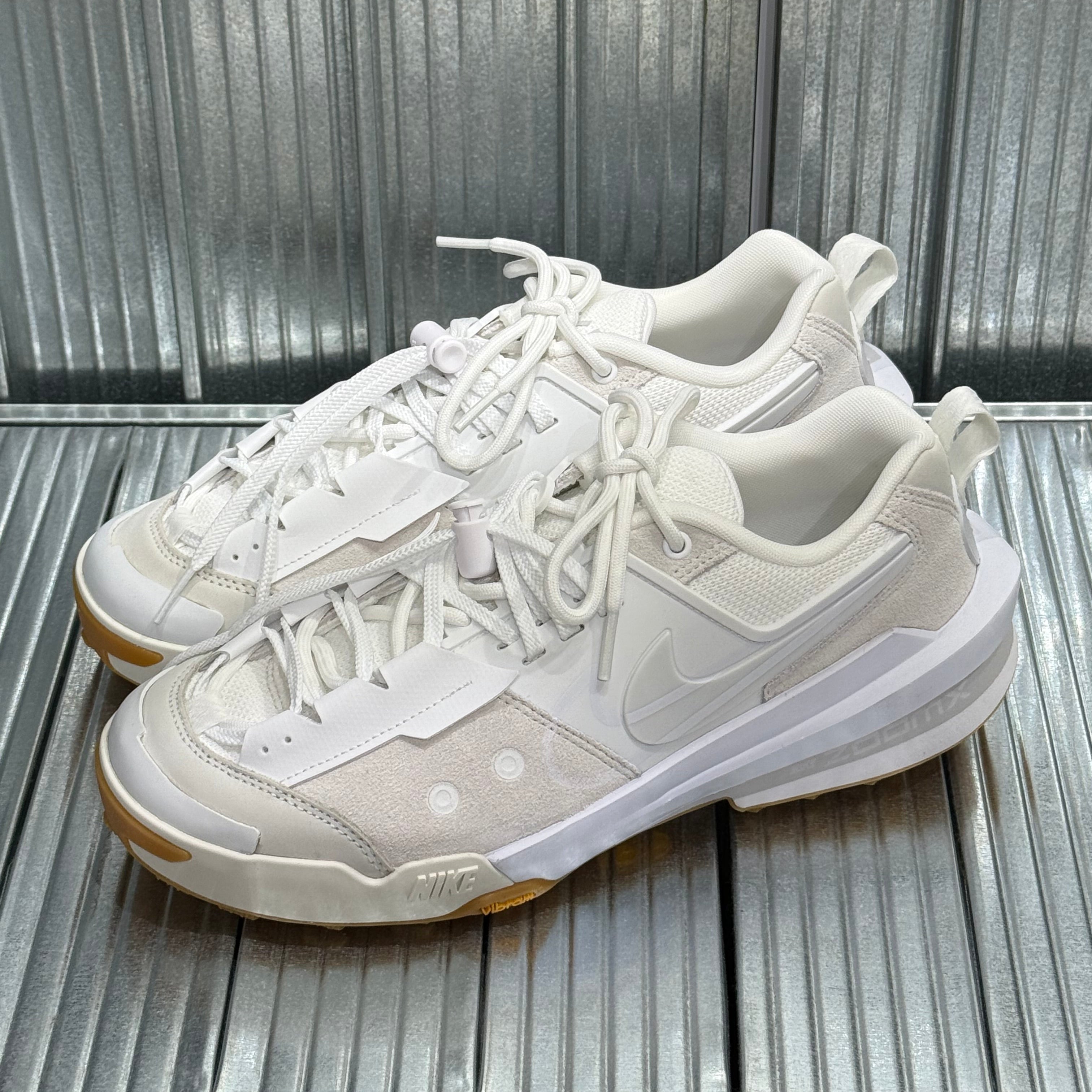 Sacai x Nike Zegamadome SP - White Sku HQ8618-003 