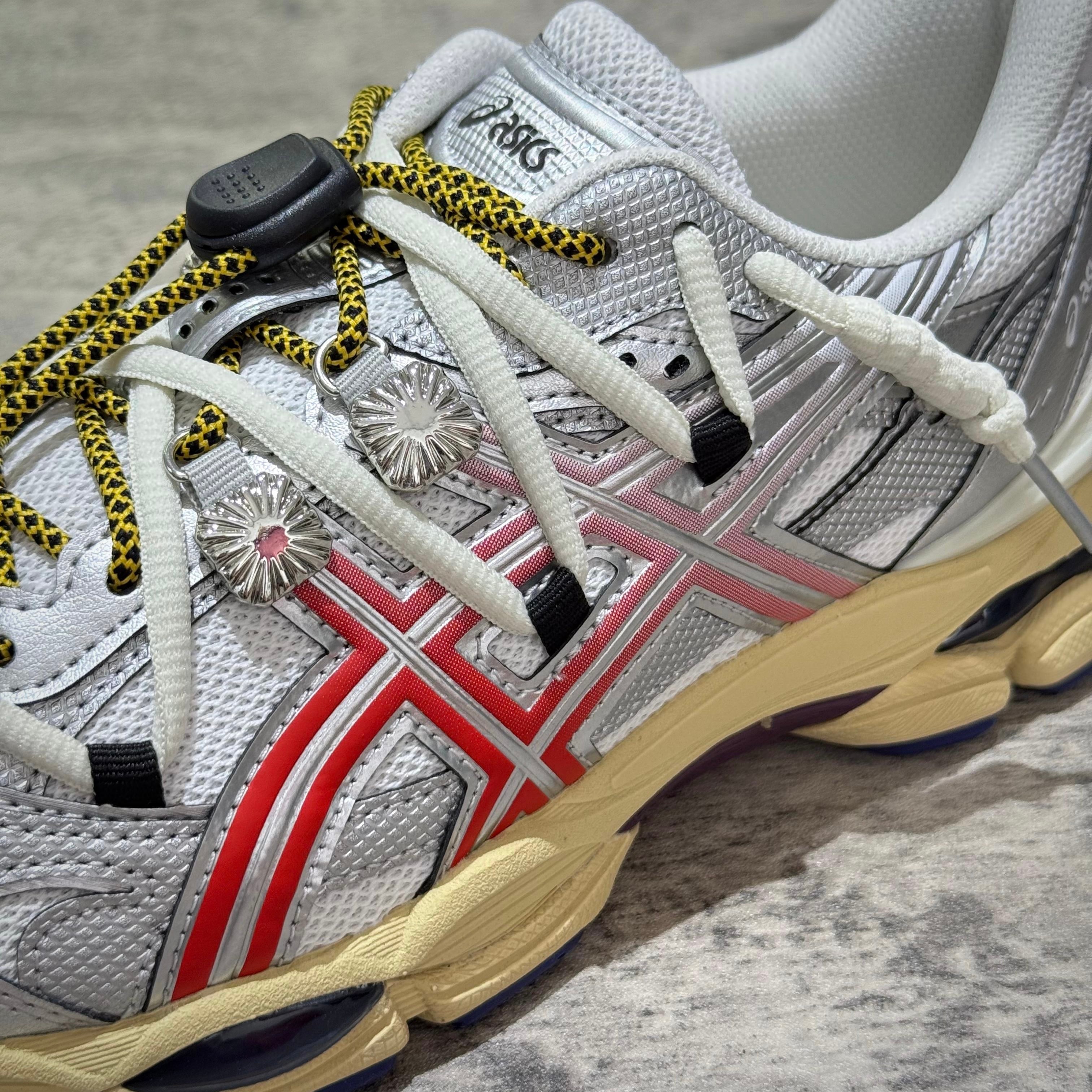 Toga x Aics Gel-Cumulus 16 - White Red Silver 