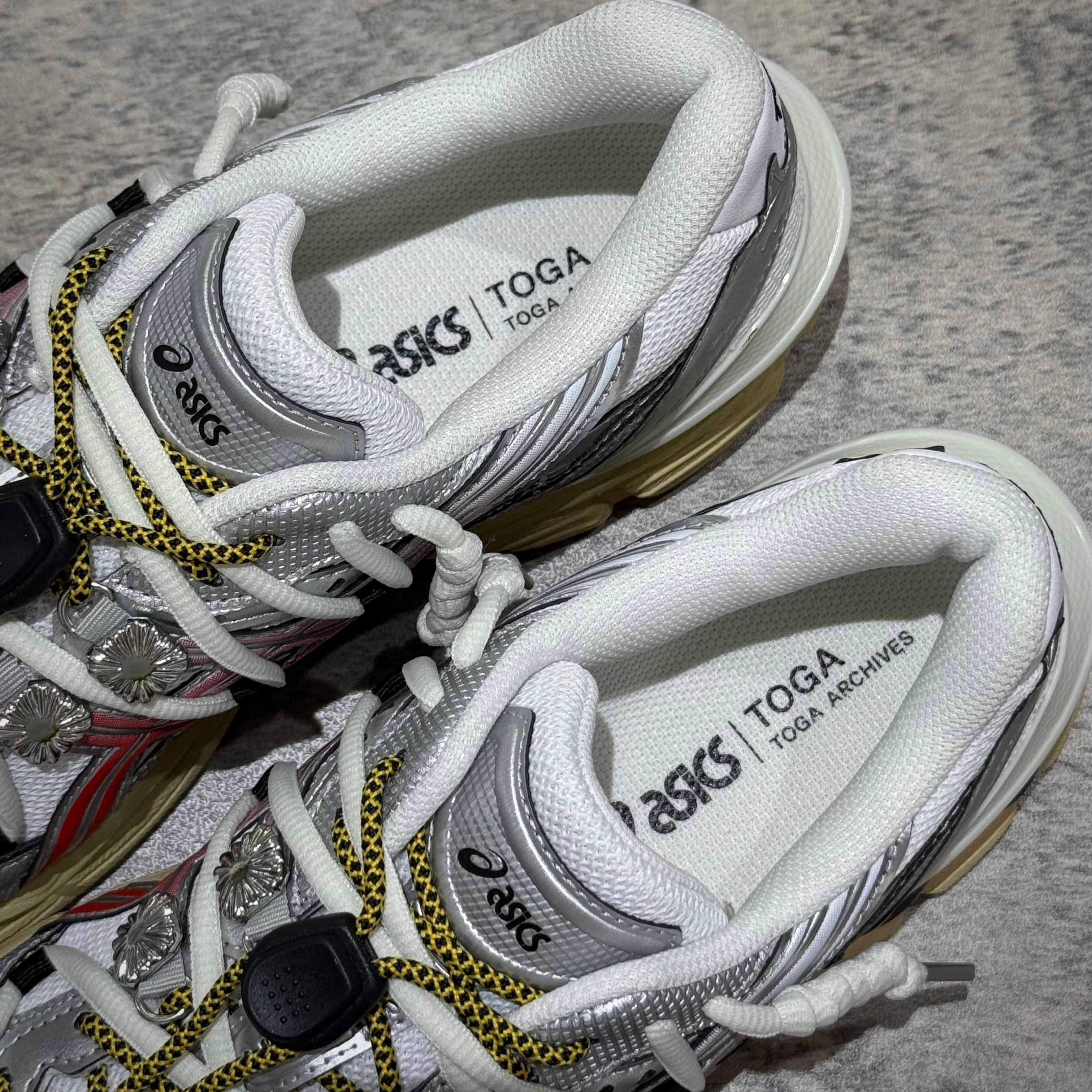 Toga x Aics Gel-Cumulus 16 - White Red Silver 